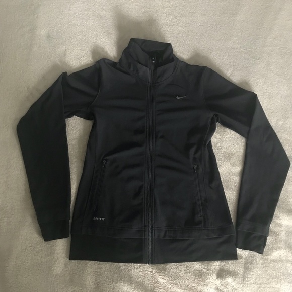 nike jacket with thumb holes